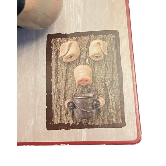 Red Shed Home Gifts Farm Animal Tree Face PIG Bird Bucket Feeder Yard Decor NEW - Picture 4 of 7